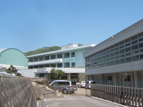 湯山中学校